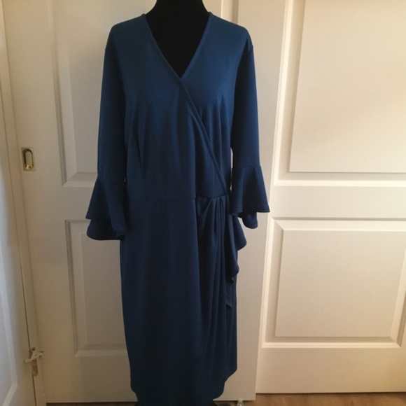 NWT Hanna Nikole Bell Sleeve Ruched Wrap Cocktail Dress Plus Size 22W - Picture 4 of 9